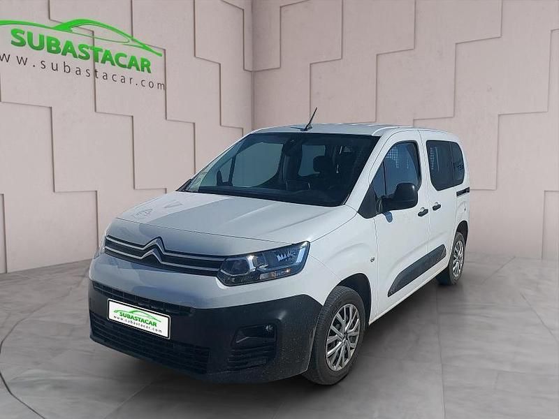 Usado Citroën Berlingo Live 100 CV (73 kW) 2023 Blanco Monovolumen