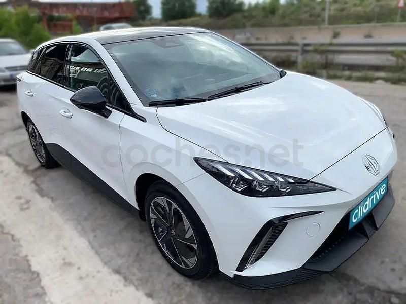 Usado MG MG4 EV Luxury 2023 Eléctrico Utilitario