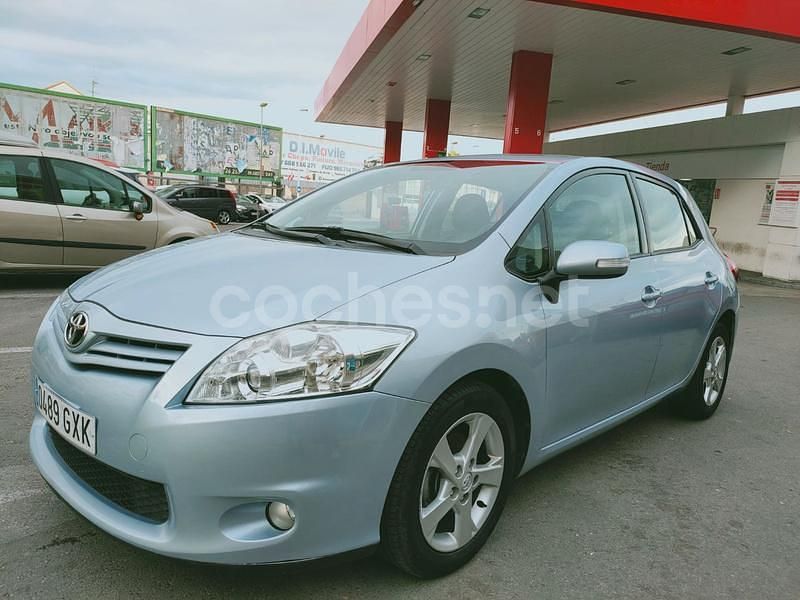 Usado Toyota Auris 90 CV (66 kW) 2010 Azul Berlina
