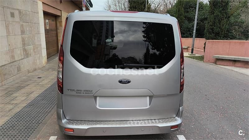 Usado Ford Grand Tourneo Connect Titanium 120 CV (88 kW) 2018 Gris / plata Monovolumen