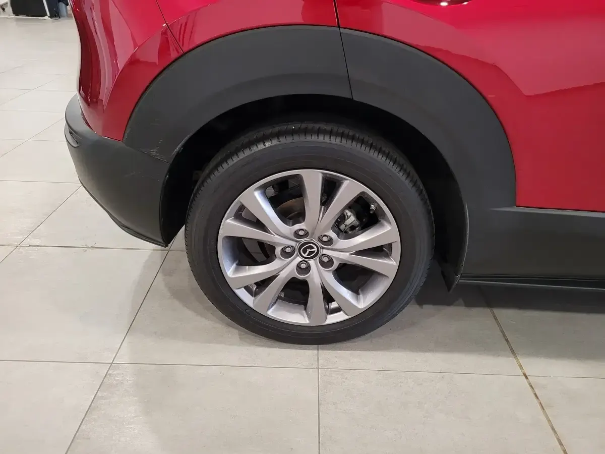 Käytetty Mazda CX-30 122 HP (89 kW) 2022 Punainen Katumaasturi