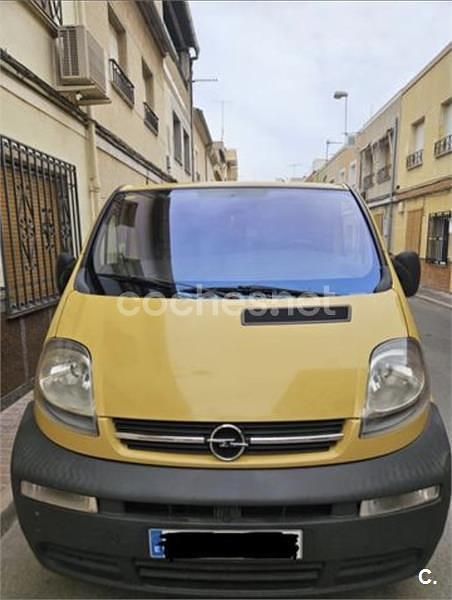 Usado Opel Vivaro 120 CV (88 kW) 2017 Amarillo Monovolumen