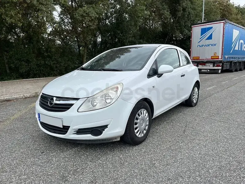 Usado Opel Corsa Essentia 75 CV (55 kW) 2011 Blanco Utilitario
