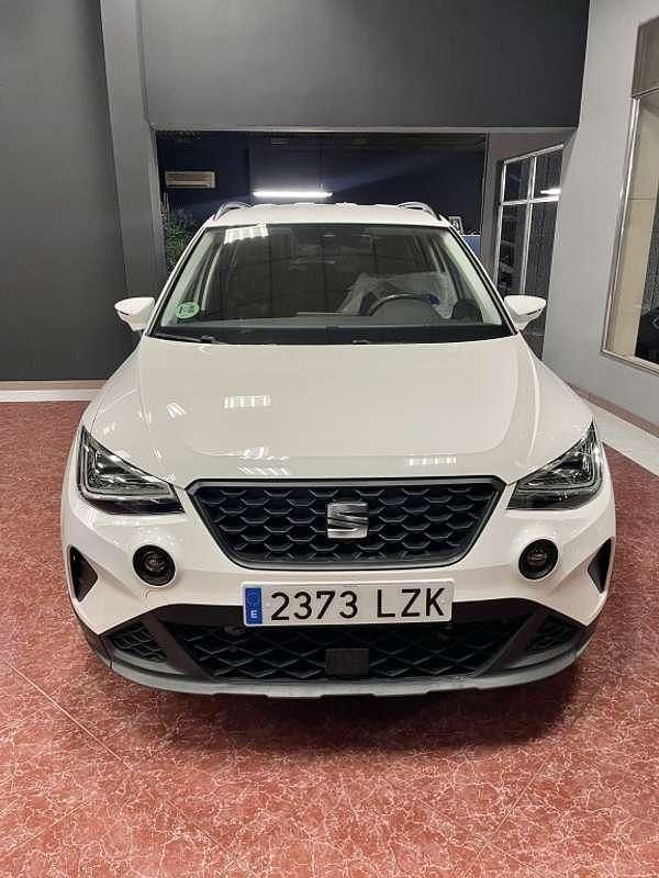 Usado Seat Arona Style 110 CV (80 kW) 2022 Blanco SUV