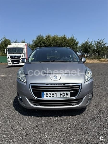 Gris / plata Usado 2015 Peugeot 5008 Allure Monovolumen | 6000 € (Super precio) - Imagen 1/1
