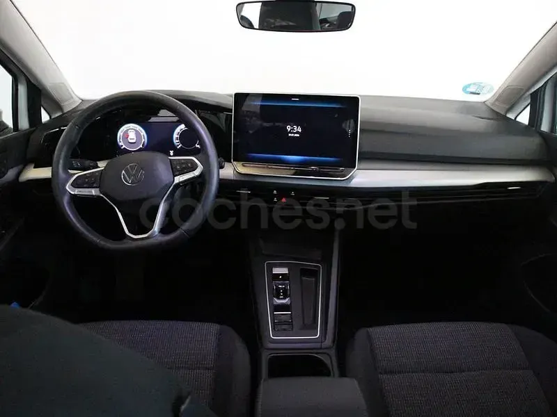 Usado VW Golf VIII 116 CV (85 kW) 2024 Blanco Berlina