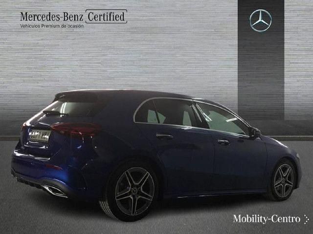 Usado Mercedes A180 AMG line 116 CV (85 kW) 2024 Azul espectra Utilitario