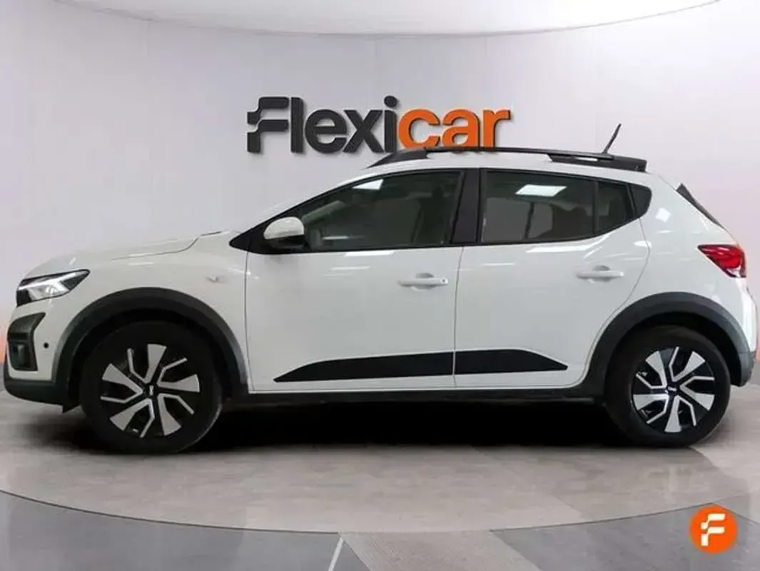 Usado Dacia Sandero Expression 101 CV (74 kW) 2025 Blanco Berlina