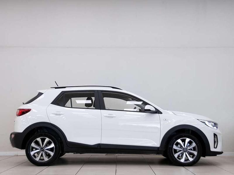 Usado Kia Stonic 101 HP (74 kW) 2024 Branco SUV