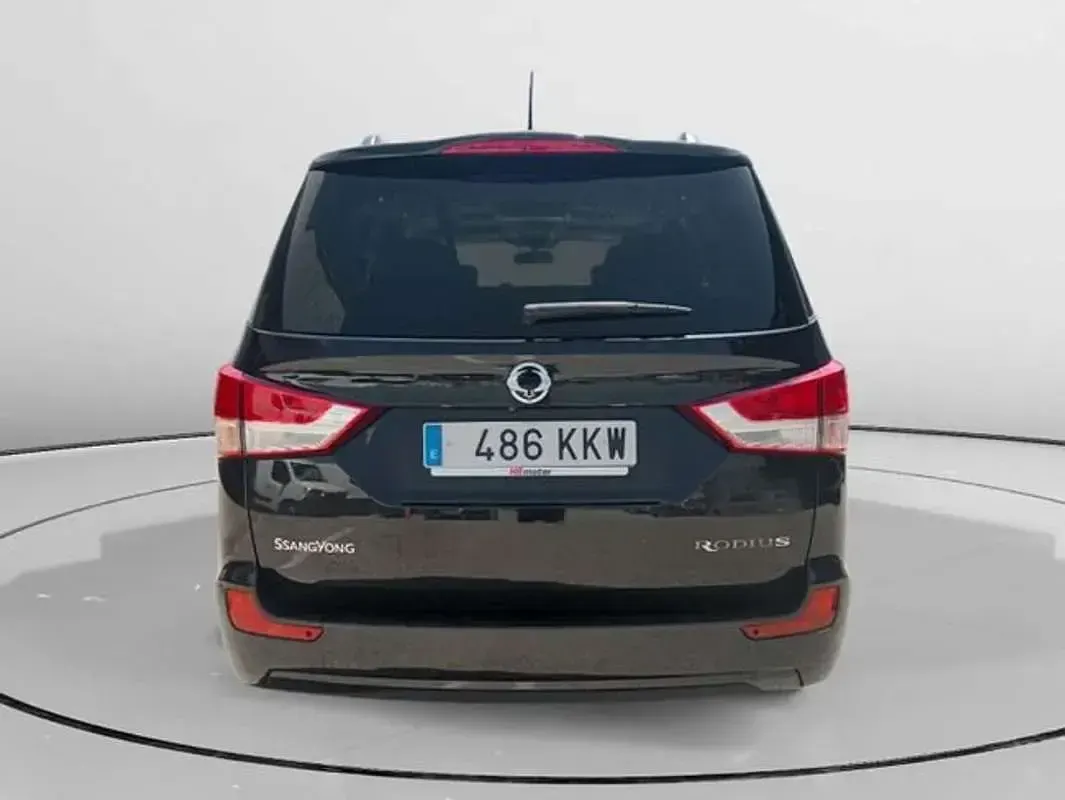 Usado SsangYong Rodius 178 CV (130 kW) 2018 Blanco Monovolumen
