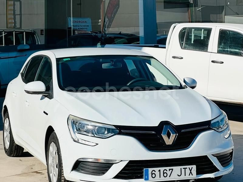 Usado Renault Mégane III Intens 100 CV (73 kW) 2016 Blanco Berlina