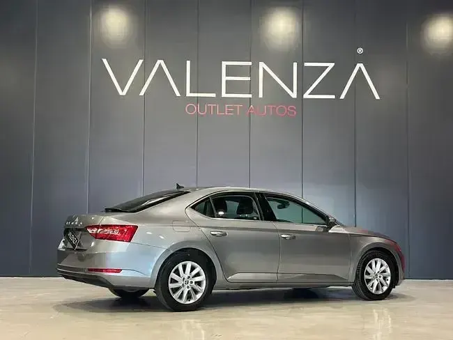 Begagnad Skoda Superb Style 150 HK (110 kW) 2021 Grå Sedan