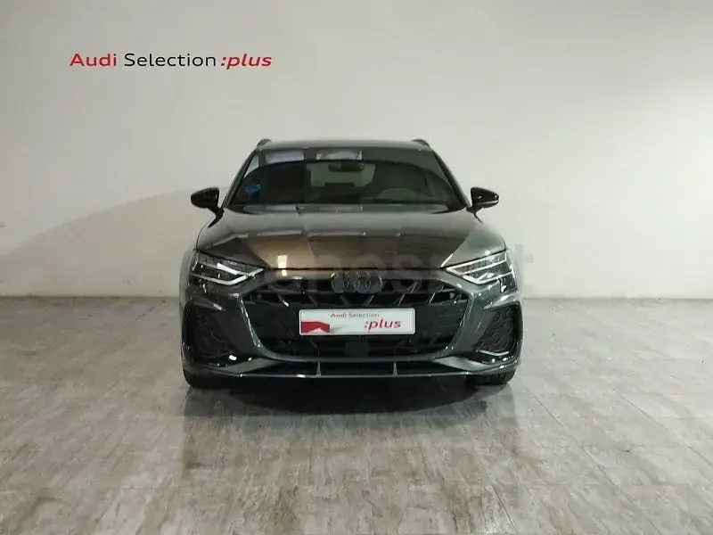 Usado Audi A3 272 CV (200 kW) 2025 Gris / plata Berlina