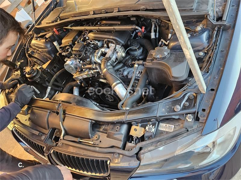 Usado BMW 318 122 CV (89 kW) 2006 Azul Berlina