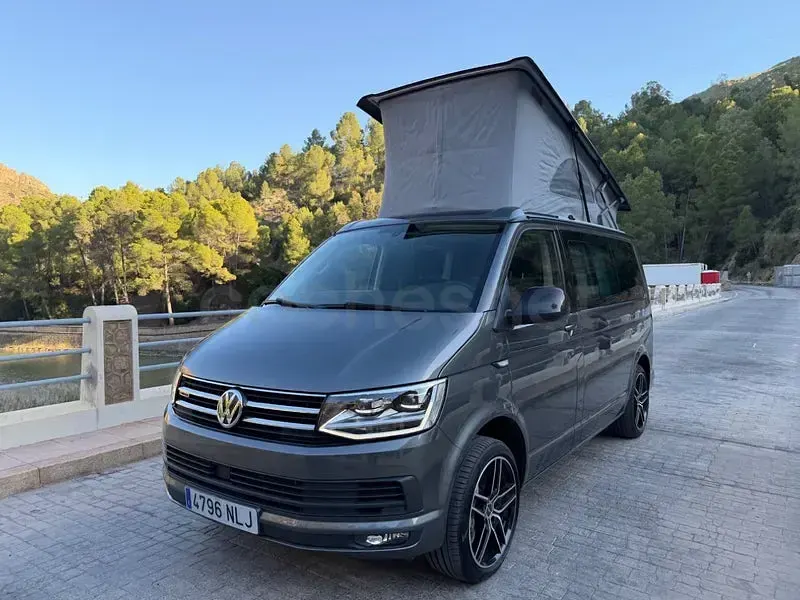 Usado VW California Beach 204 CV (150 kW) 2017 Gris / plata Van