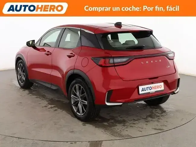 Usado Lexus LBX 136 CV (100 kW) 2024 Rojo SUV