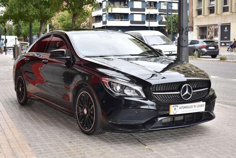 Usado Mercedes CLA200 AMG line 156 CV (114 kW) 2017 Negro Coupe
