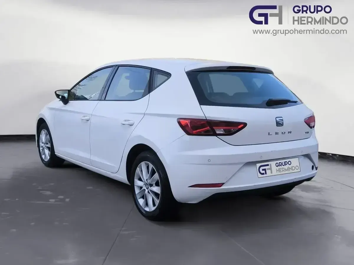 Usado Seat Leon Style 115 CV (84 kW) 2017 Blanco Berlina