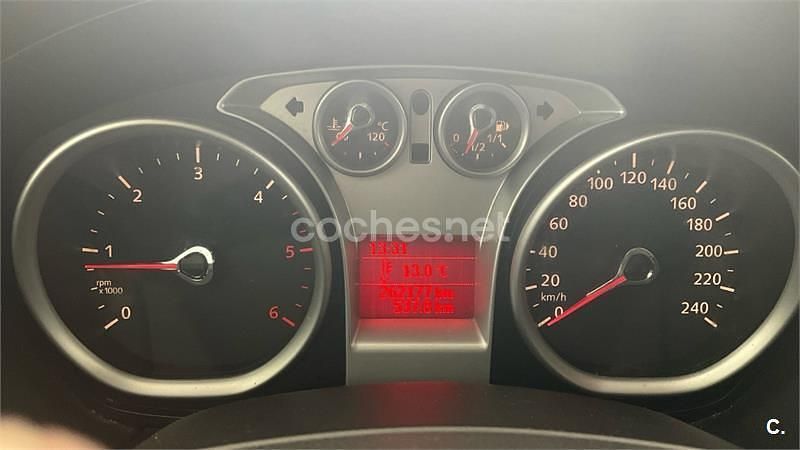 Usado Ford Focus Trend 115 CV (84 kW) 2012 Negro Familiar