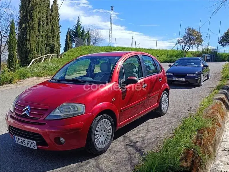 Usado Citroën C3 70 CV (51 kW) 2007 Rojo Berlina