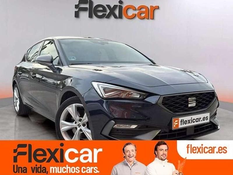 Azul Usado 2022 Seat Leon ST Reference Familiar | 16.490 € - Imagen 1/4