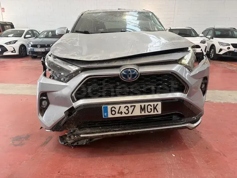Usado Toyota RAV4 Hybrid Plus 306 CV (225 kW) 2025 Gris / plata SUV