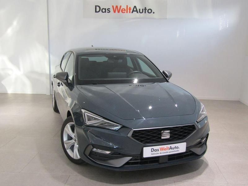 Usado Seat Leon FR 116 CV (85 kW) 2025 Azul Utilitario