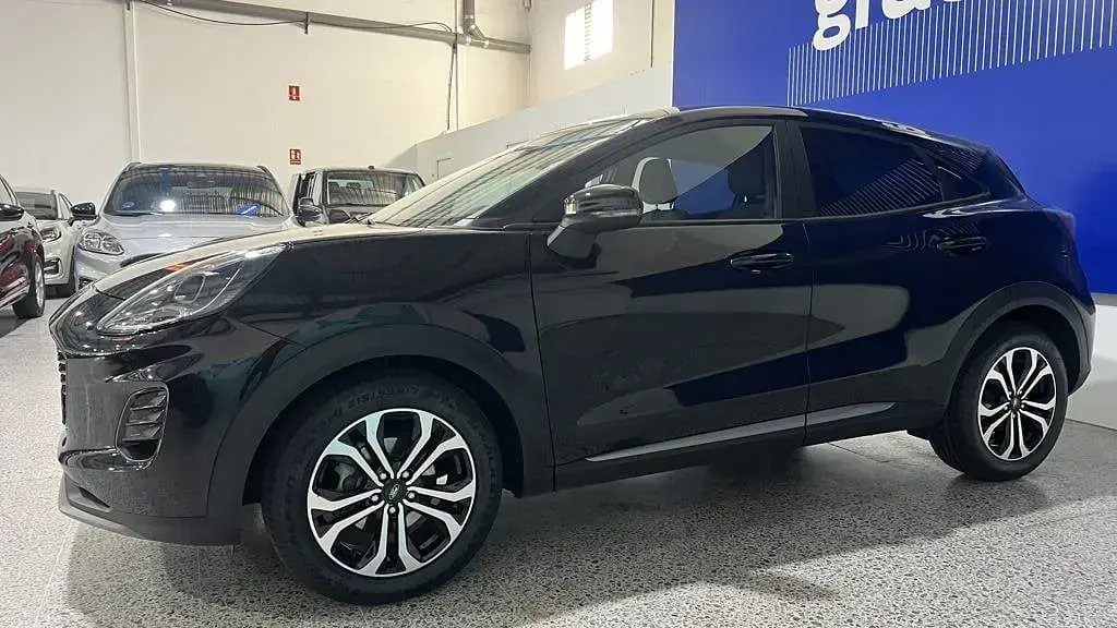 Usado Ford Puma Titanium 125 CV (91 kW) 2025 Negro agate (metalizado) SUV