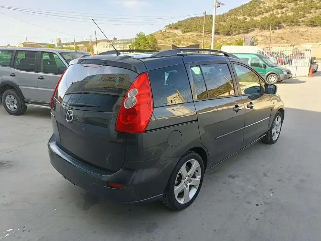 Usado Mazda 5 Active Plus 143 CV (105 kW) 2006 Gris Monovolumen