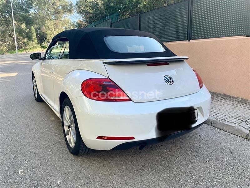 Usado VW Beetle Cabriolet Design 105 CV (77 kW) 2013 Blanco Descapotable