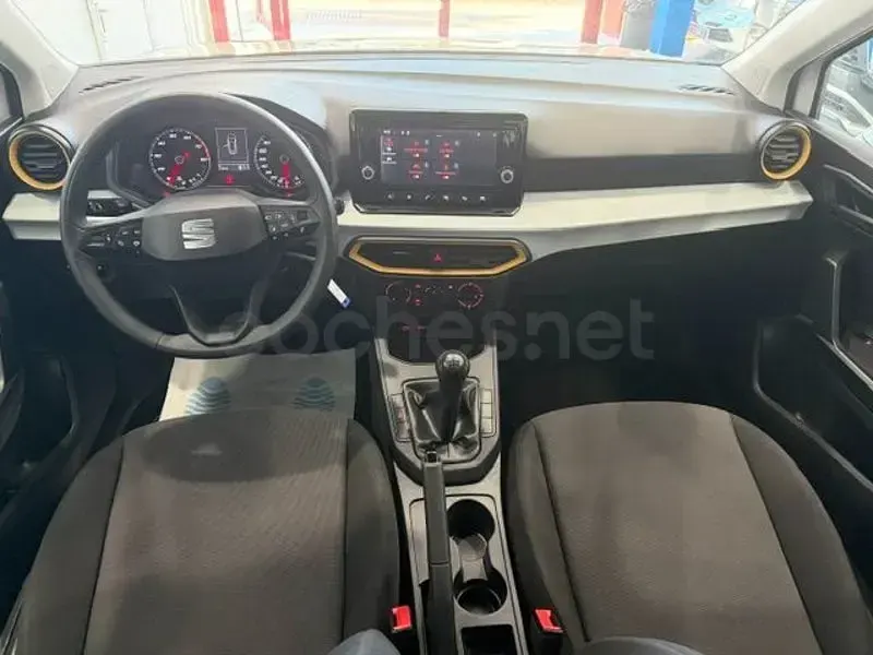 Usado Seat Arona Reference 95 CV (69 kW) 2022 Blanco SUV