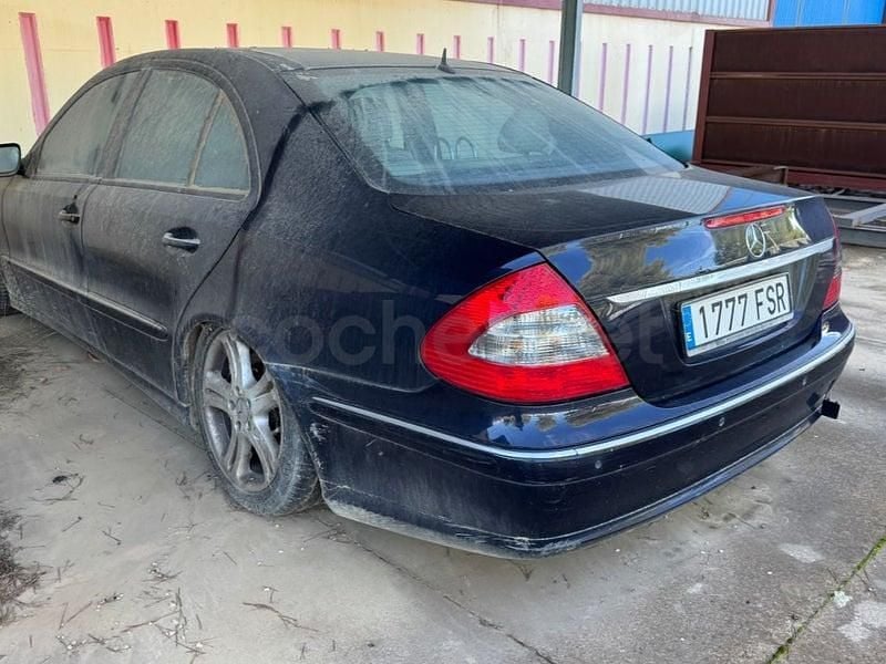 Usado Mercedes E320 Classic 224 CV (164 kW) 2007 Azul Familiar