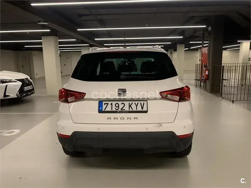 Usado Seat Arona Ecomotive 95 CV (69 kW) 2019 Blanco SUV