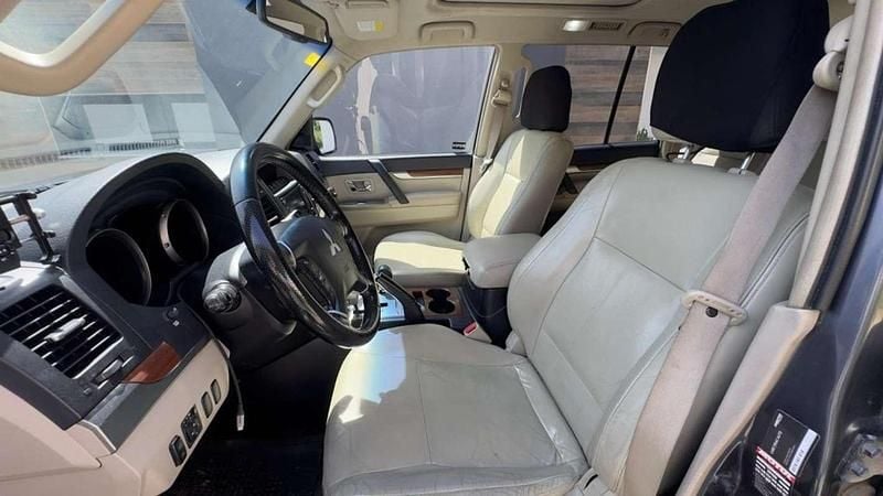 Usado Mitsubishi Montero 170 CV (125 kW) 2008 Gris SUV