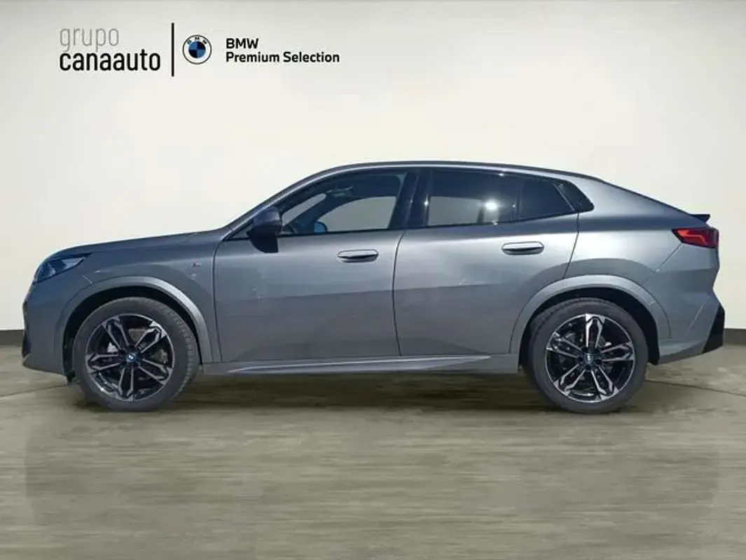 Usado BMW iX2 Comfort Edition 150 kW (204 CV) 2025 Gris SUV