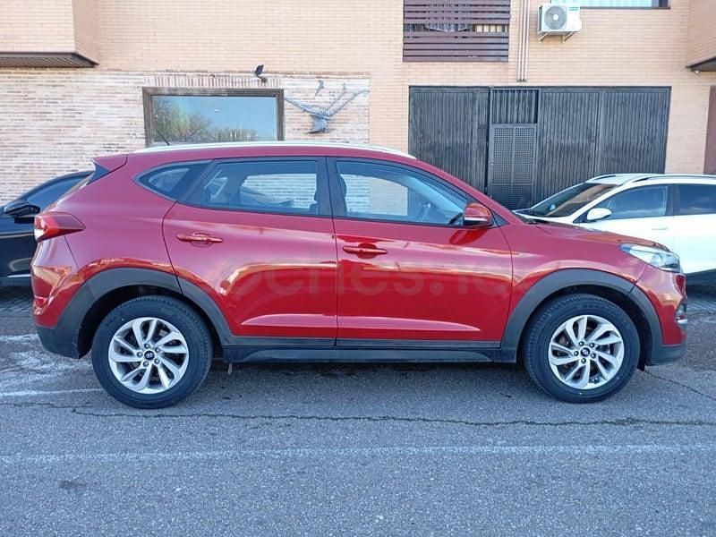Usado Hyundai Tucson 115 CV (84 kW) 2017 Rojo SUV
