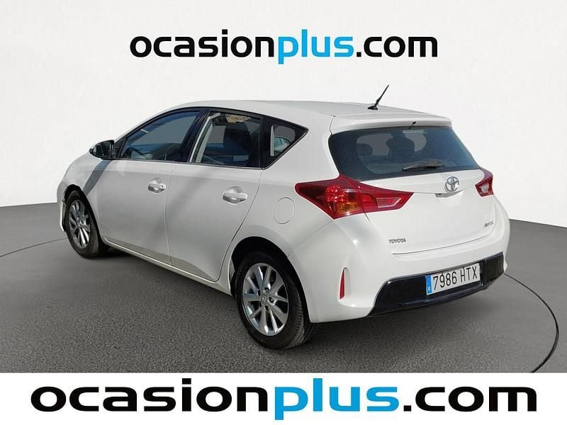 Usado Toyota Auris Active 90 CV (66 kW) 2013 Blanco Utilitario