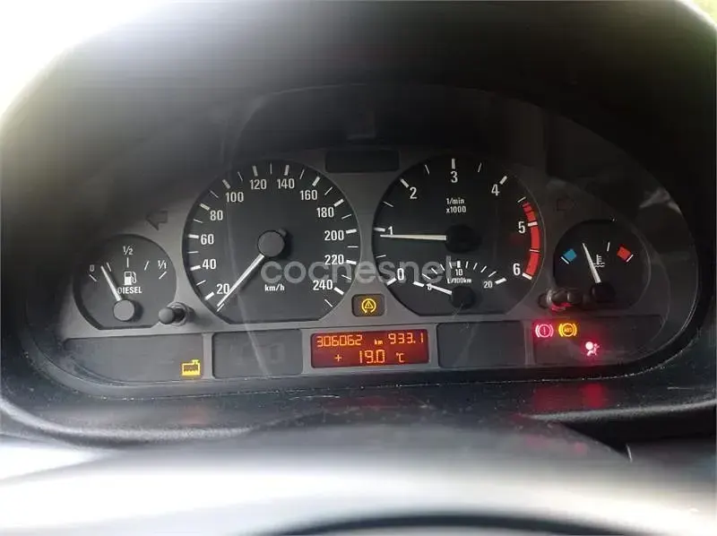 Usado BMW 320 136 CV (100 kW) 2002 Gris / plata Berlina