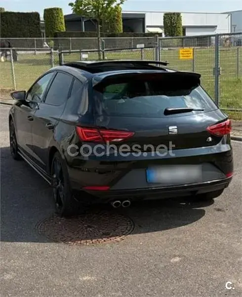 Usado Seat Leon FR 150 CV (110 kW) 2018 Negro Berlina