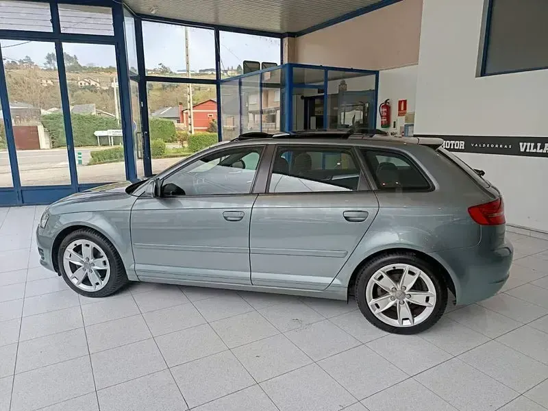 Usado Audi A3 Attraction 125 CV (91 kW) 2012 Gris / plata Utilitario