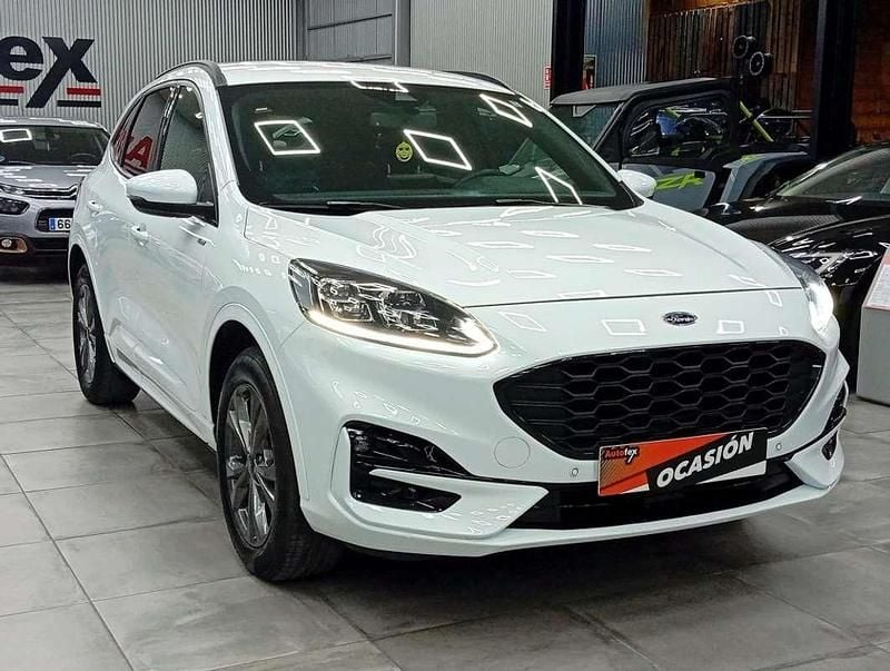 Usado Ford Kuga ST-Line 224 CV (164 kW) 2022 Blanco SUV