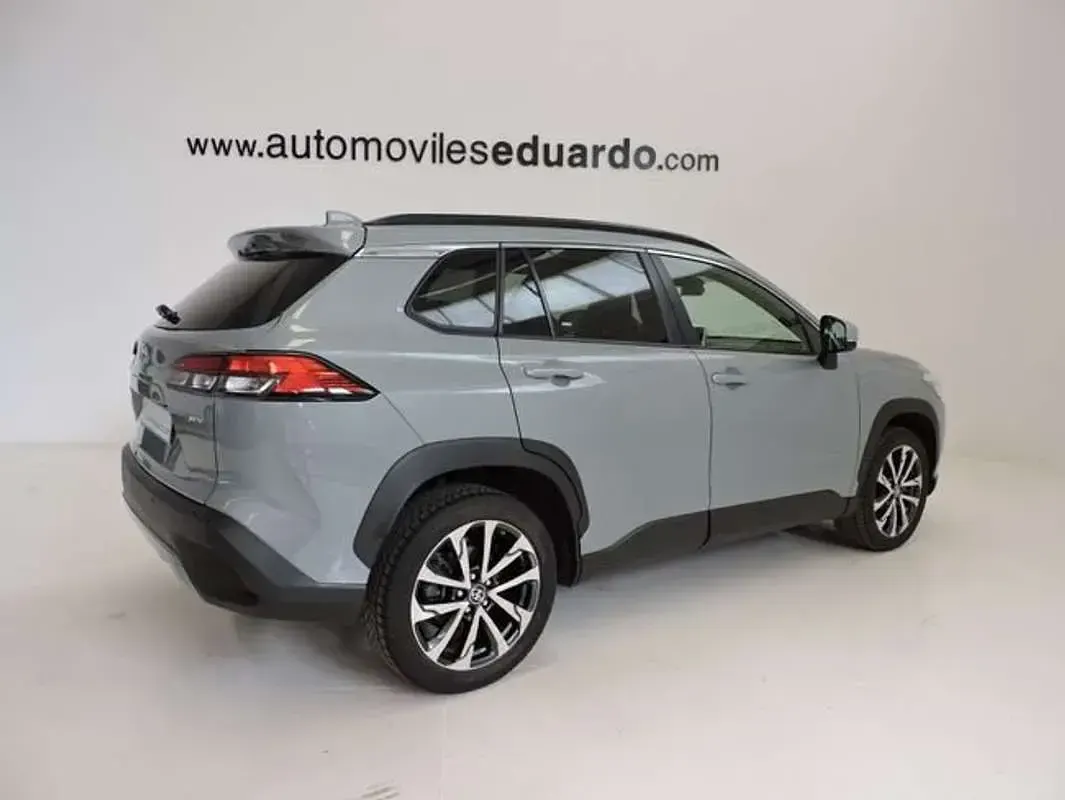 Usado Toyota Corolla Cross Style 140 CV (102 kW) 2025 Gris SUV