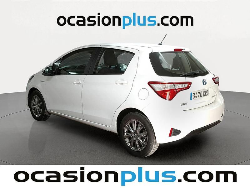 Usado Toyota Yaris Hybrid Active 100 CV (73 kW) 2018 Blanco