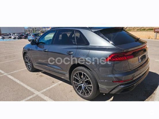 Usado Audi Q8 S-Line 394 CV (289 kW) 2024 Gris / plata SUV