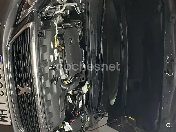 Usado Peugeot 308 Style 100 CV (73 kW) 2020 Negro Berlina