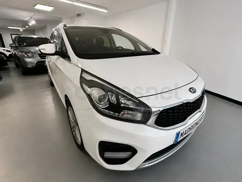 Usado Kia Carens 115 CV (84 kW) 2018 Blanco Monovolumen
