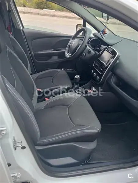 Usado Renault Clio IV Business 75 CV (55 kW) 2017 Blanco Berlina