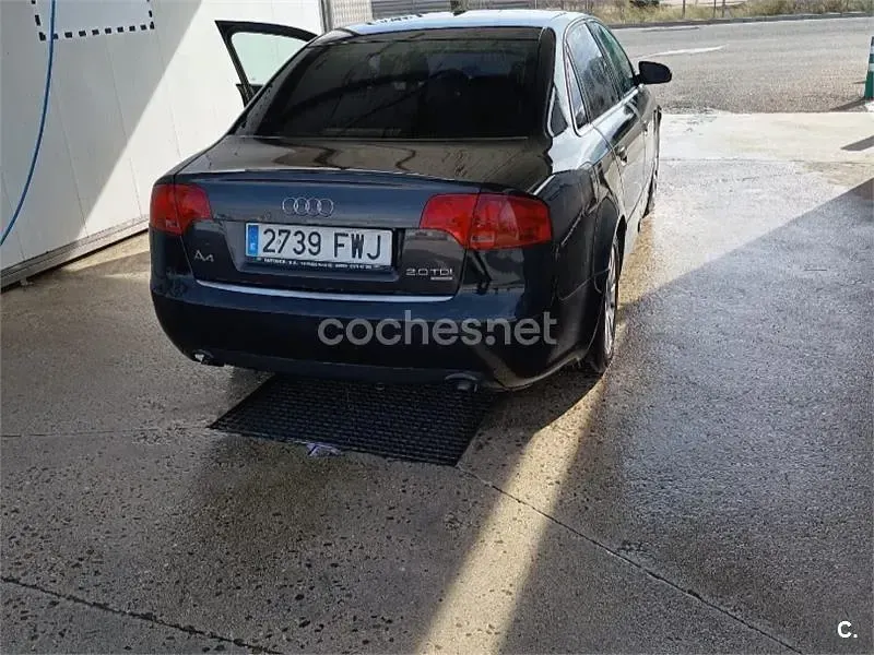 Usado Audi A4 140 CV (102 kW) 2007 Negro Berlina