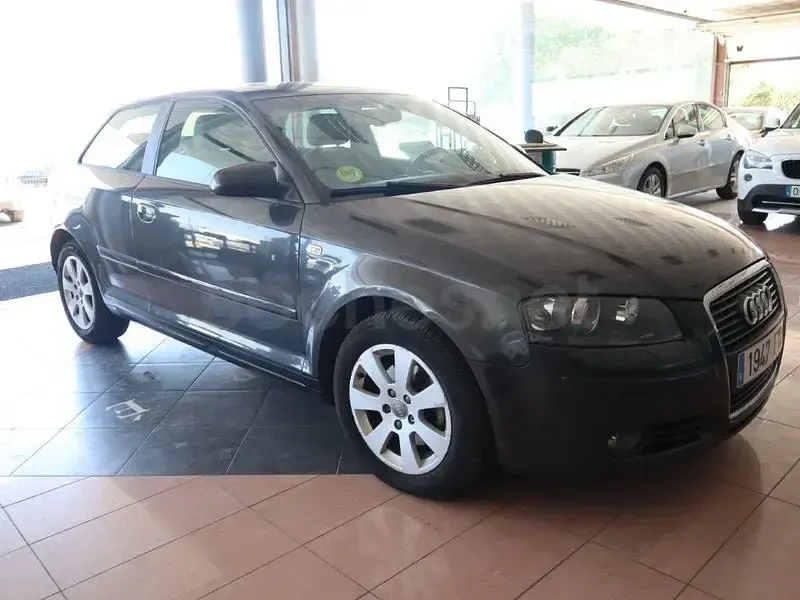 Usado Audi A3 Ambiente 140 CV (102 kW) 2008 Gris / plata Utilitario