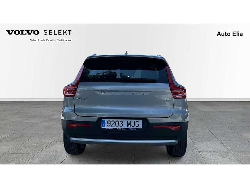 Usado Volvo XC40 Core 129 CV (94 kW) 2023 Plateado SUV